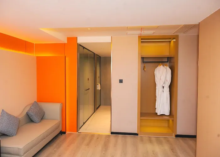 Jiuding Joy Hotel