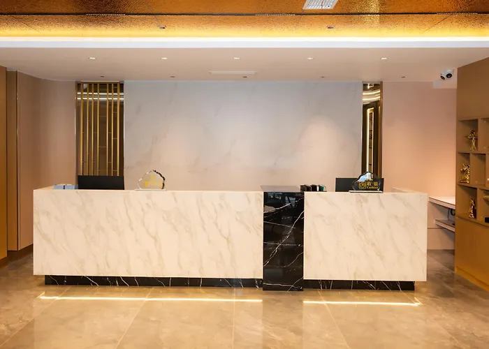 Jiuding Joy Hotel 4*