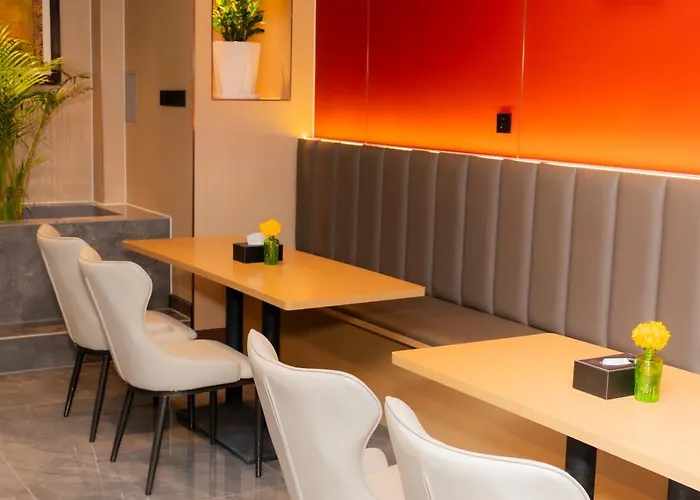 Jiuding Joy Hotel 4*