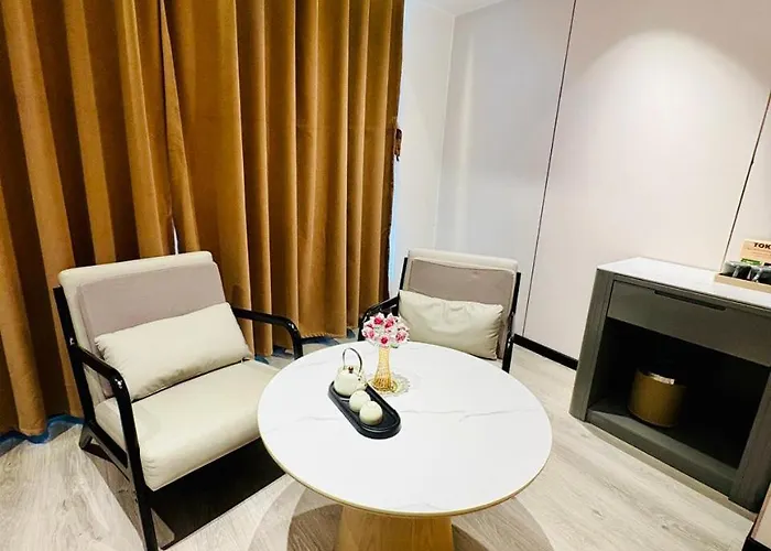 Jiuding Joy Hotel 4*
