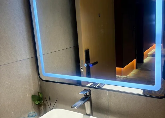 Hotel Jiuding Joy 4*